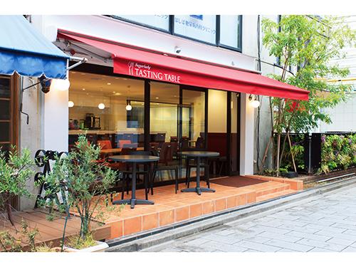 テイスティングテーブルを六本木に移転